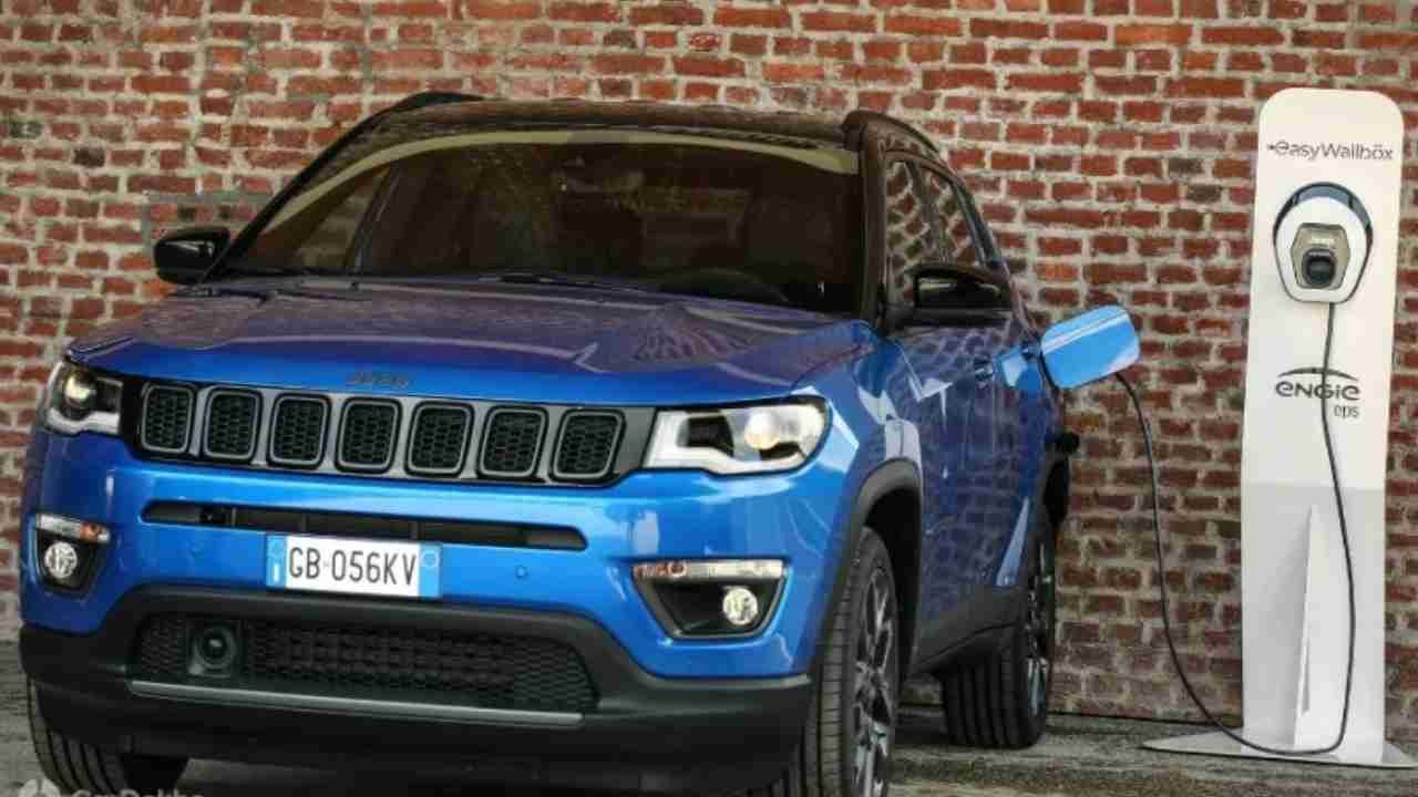 Jeep Unveils Electrifying Future with Compass 4xe Plug-in Hybrid