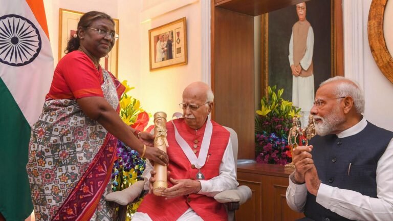 Opposition accuses PM Modi of disrespecting President Murmu during Bharat Ratna ceremony for Advani. Experts argue it's adherence to protocol
