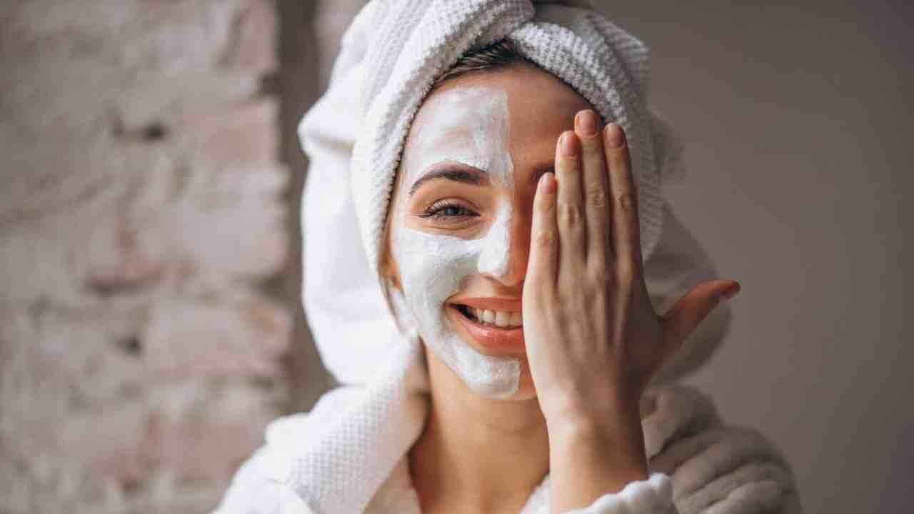 Want to Rejuvenate Your Skin? Try THESE Raw Milk-Based DIY Face Packs