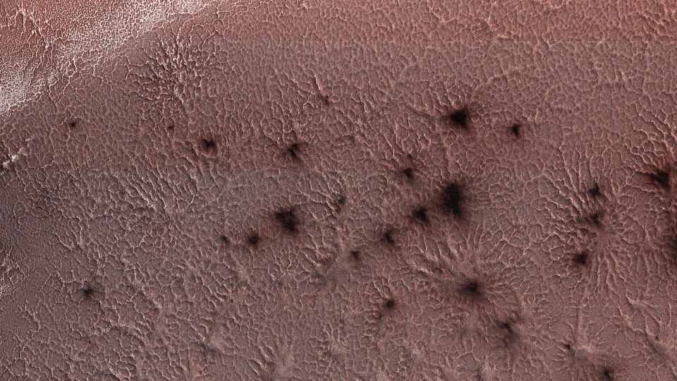 Hundreds of Black "Spiders" Spotted On The Surface Of Mars. Here's What They Really Are