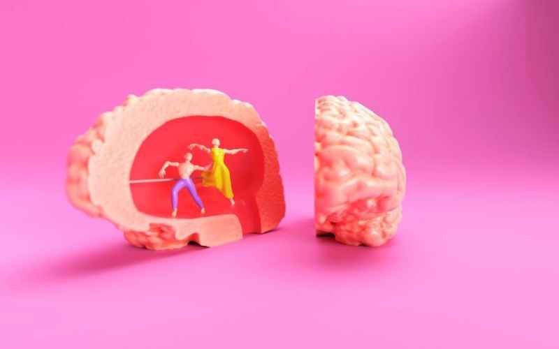 Decoding the 'Love Brain' Syndrome: 5 Signs to Watch Out For