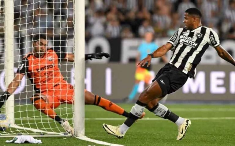 Botafogo Triumphs over LDU, Revives Hopes for Round of 16 Spot in Libertadores