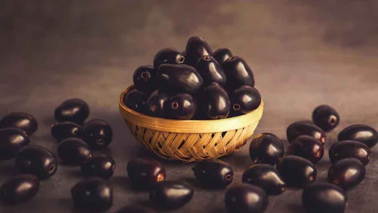 🌿 Why Jamun Seed Powder Is an Underrated Superfood for Diabetes Management