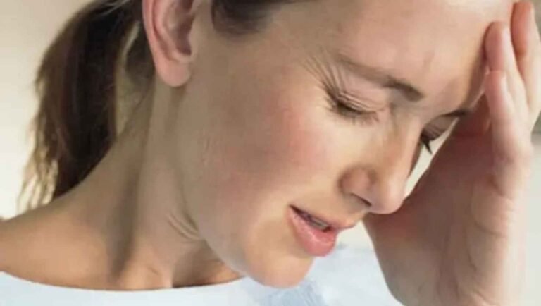 Understanding Migraines in Women – A Deep Dive into Prevalence, Misdiagnosis, and Support Gaps